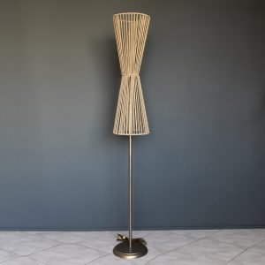 Επιδαπέδιο φωτιστικό με σχοινιά σε σχήμα χωνί