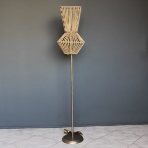 Επιδαπέδιο φωτιστικό με σχοινιά σε χρυσό αντικέ απόχρωση